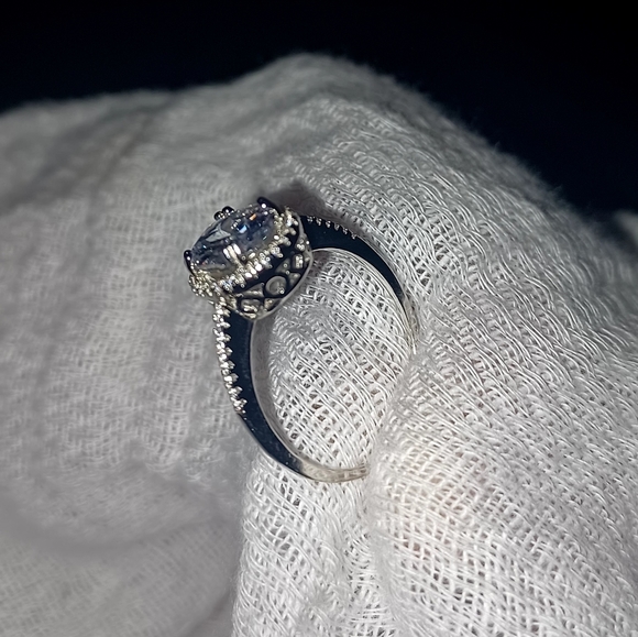 NWT Gioielli Solid Sterling Silver Engagement ring With Oval Shape Diamond - Picture 7 of 9